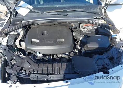 2016 Volvo S60 T5 R-Design Special Edition z USA, uszkodzony, nr VIN YV126MFP6G2394583